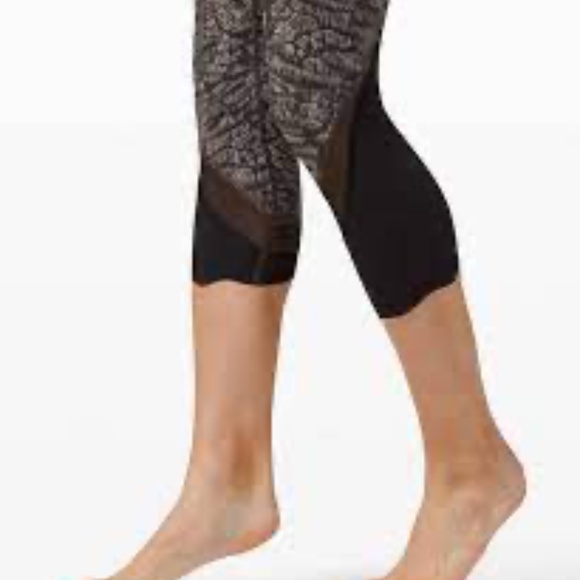 Lululemon Wunder Under Scalloped Hem high Rise crop 23' Size 10 - Picture 4 of 8